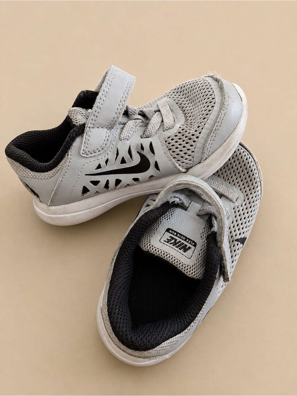 Nike Flex Run Toddler Sneakers Gray Black Size 8 Fits size 7